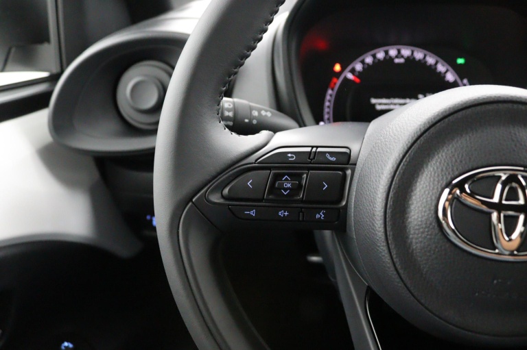 Toyota Aygo X - 1.0 VVT-i MT Play 16