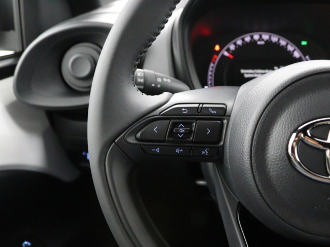 Toyota Aygo X - 1.0 VVT-i MT Play