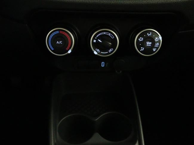 Toyota Aygo X - 1.0 VVT-i MT Play