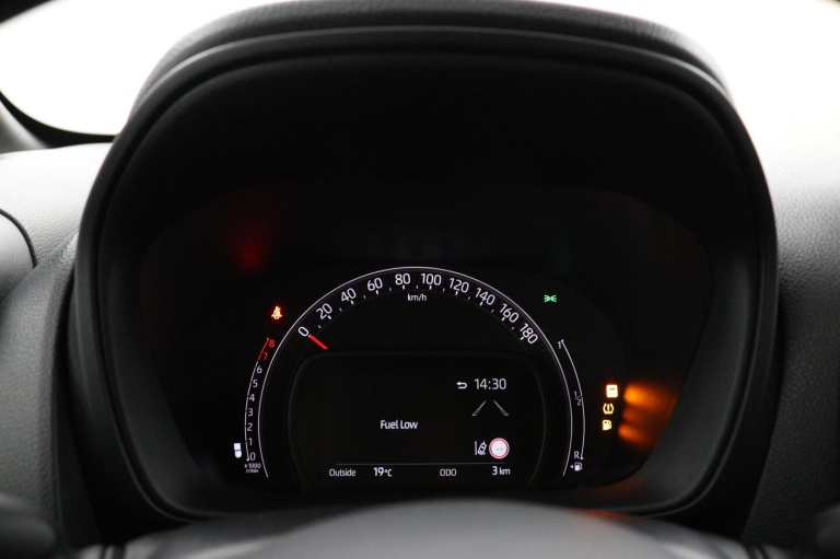 Toyota Aygo X - 1.0 VVT-i MT Play 19