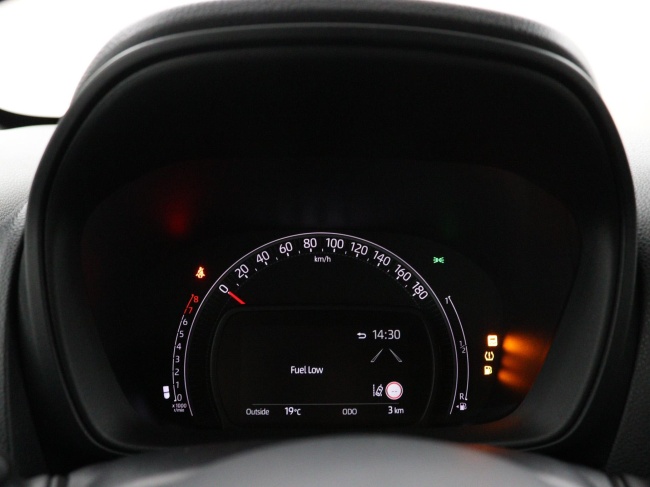 Toyota Aygo X - 1.0 VVT-i MT Play