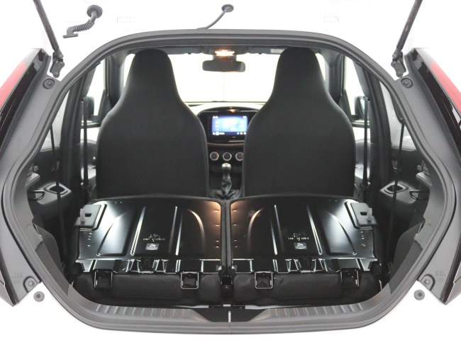 Toyota Aygo X - 1.0 VVT-i MT Play