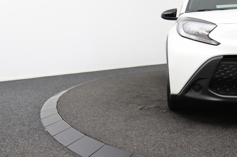 Toyota Aygo X - 1.0 VVT-i MT Play 32