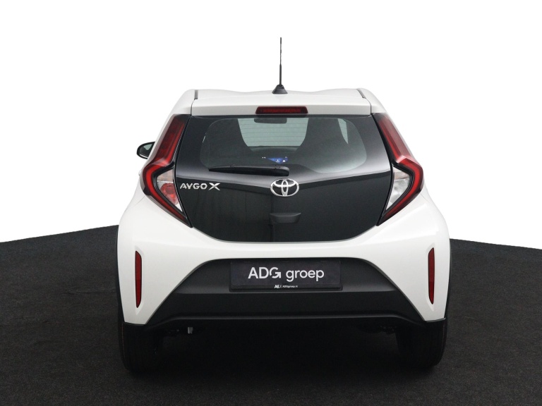 Toyota Aygo X - 1.0 VVT-i MT Play 8
