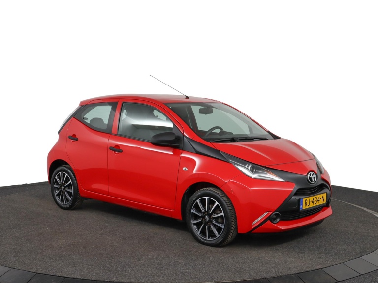 Toyota Aygo - 1.0 VVT-i x-fun 13
