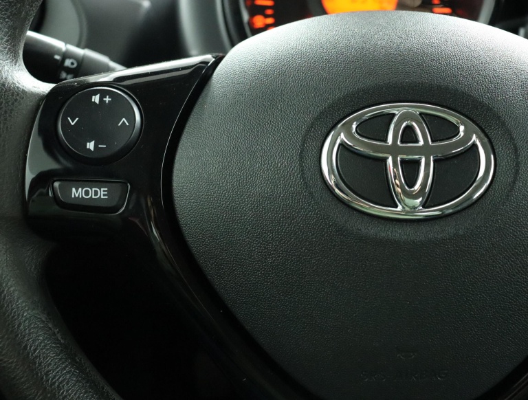 Toyota Aygo - 1.0 VVT-i x-fun 18