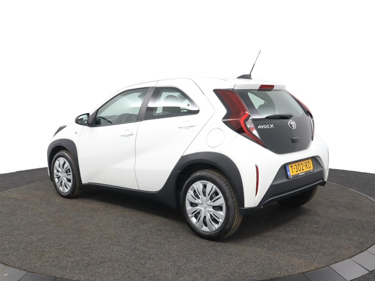 Toyota Aygo X - 1.0 VVT-i MT Play 12