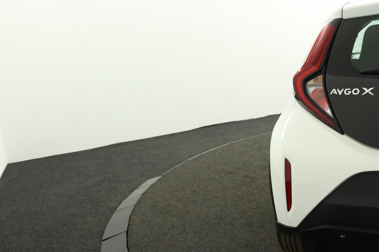 Toyota Aygo X - 1.0 VVT-i MT Play 40