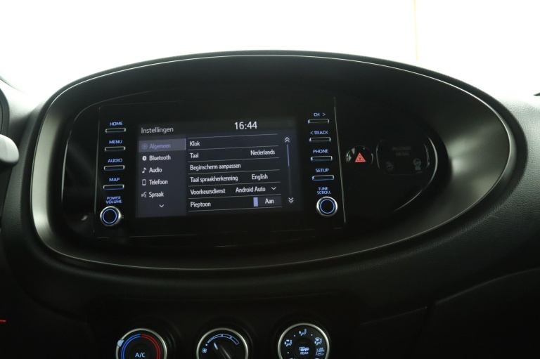 Toyota Aygo X - 1.0 VVT-i MT Play 51