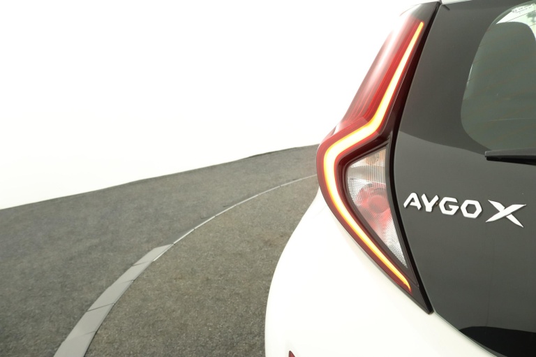 Toyota Aygo X - 1.0 VVT-i MT Play 57