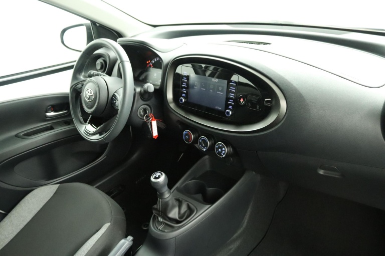 Toyota Aygo X - 1.0 VVT-i MT Play 59