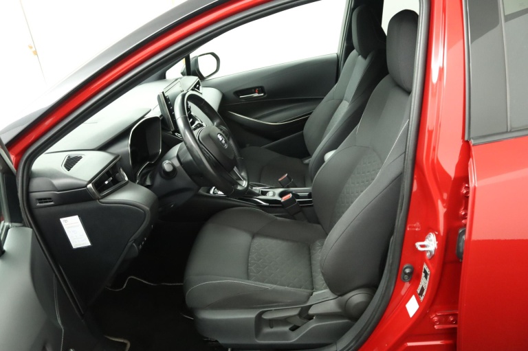 Toyota Corolla - 1.8 Hybrid Dynamic 17