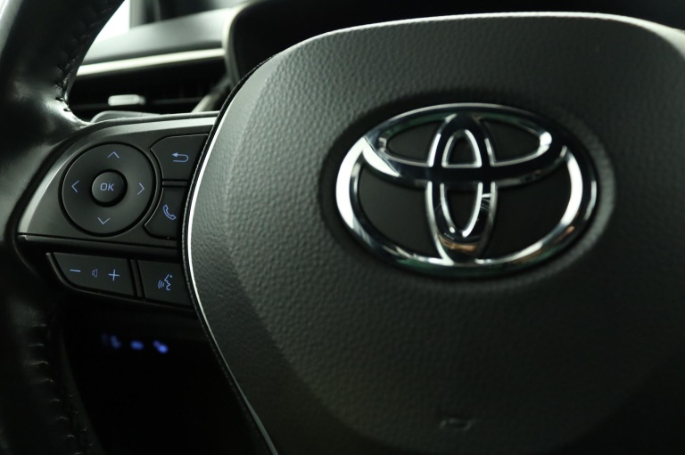 Toyota Corolla - 1.8 Hybrid Dynamic 19