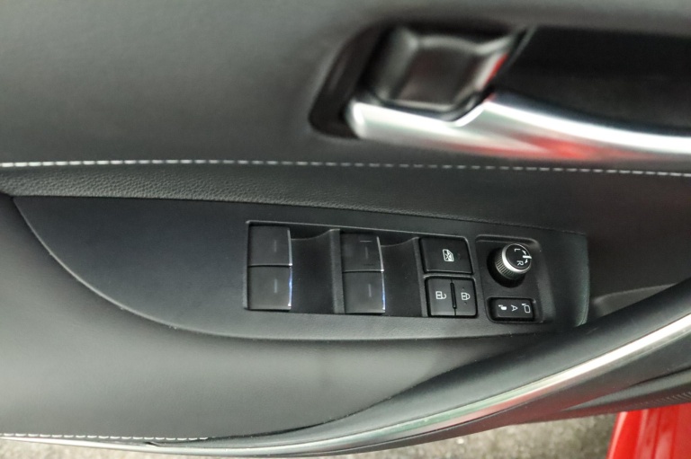 Toyota Corolla - 1.8 Hybrid Dynamic 29