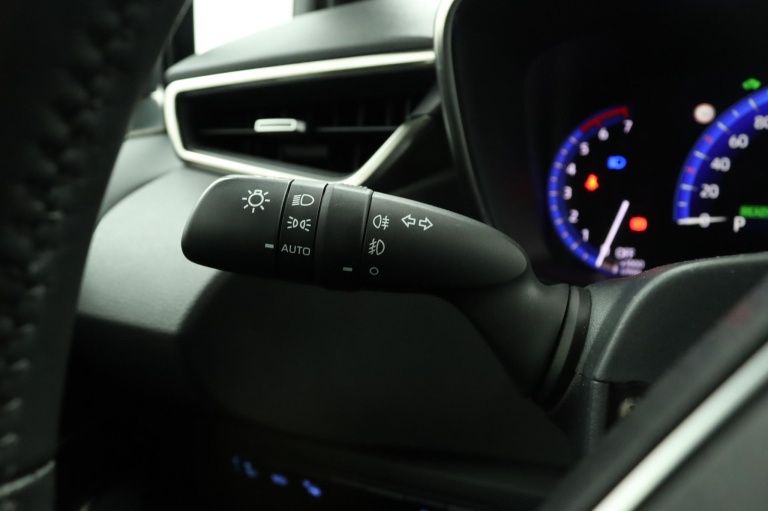 Toyota Corolla - 1.8 Hybrid Dynamic 31