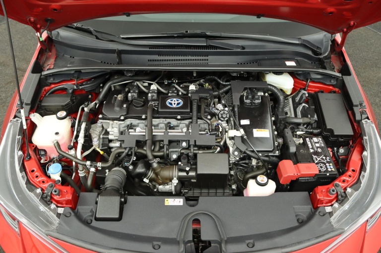 Toyota Corolla - 1.8 Hybrid Dynamic 35
