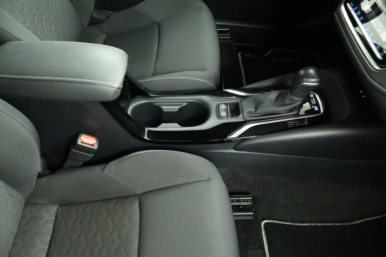 Toyota Corolla - 1.8 Hybrid Dynamic 63