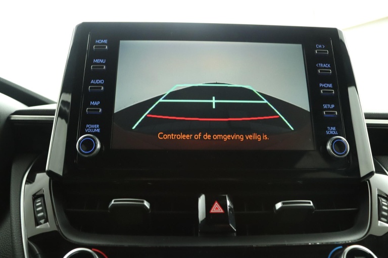 Toyota Corolla - 1.8 Hybrid Dynamic 9