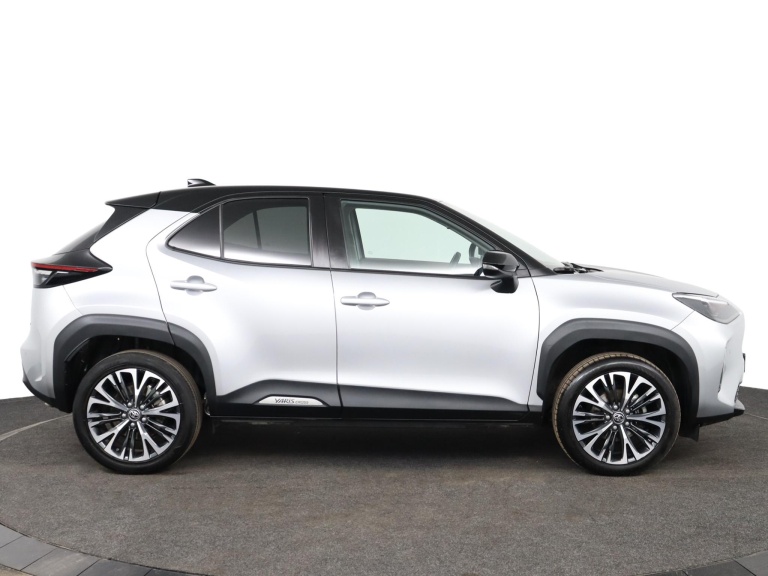 Toyota Yaris Cross - 1.5 Hybrid Executive 13