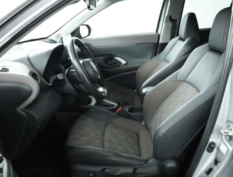 Toyota Yaris Cross - 1.5 Hybrid Executive 17