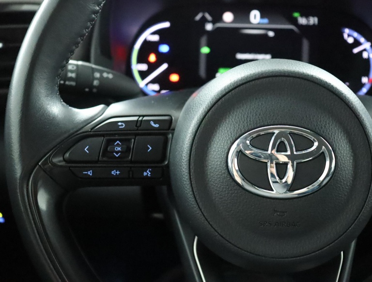 Toyota Yaris Cross - 1.5 Hybrid Executive 19