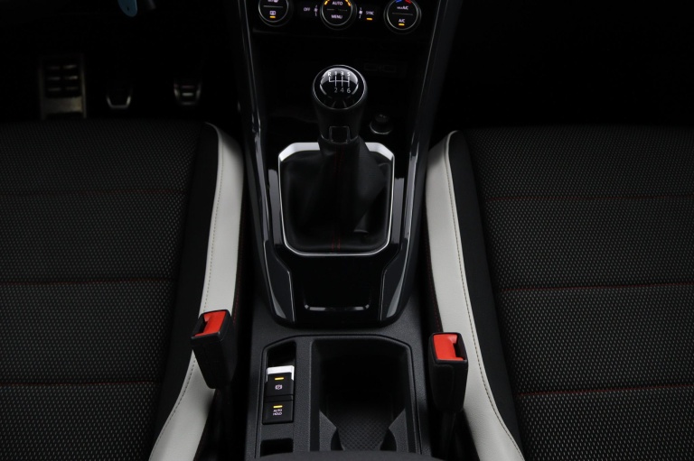 Volkswagen T-Roc - 1.5 TSI Sport 39