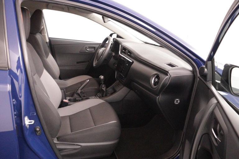 Toyota Auris Touring Sports - 1.3 Now 18