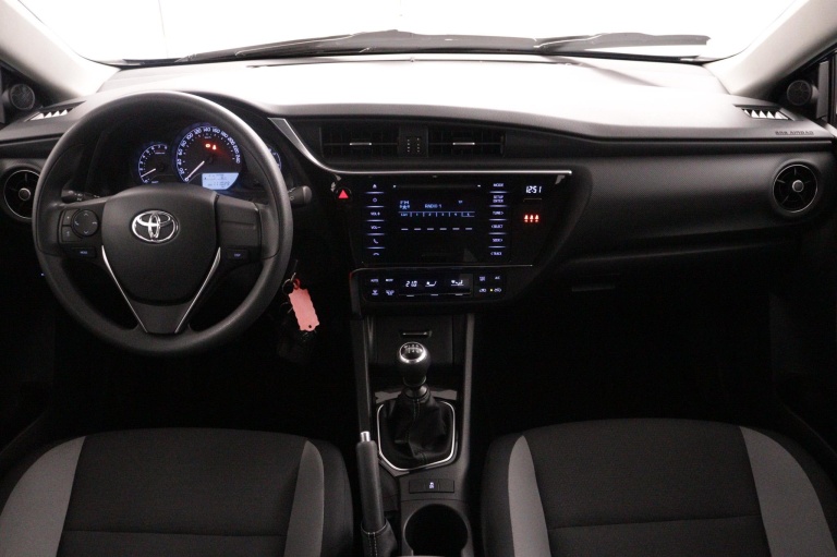 Toyota Auris Touring Sports - 1.3 Now 4