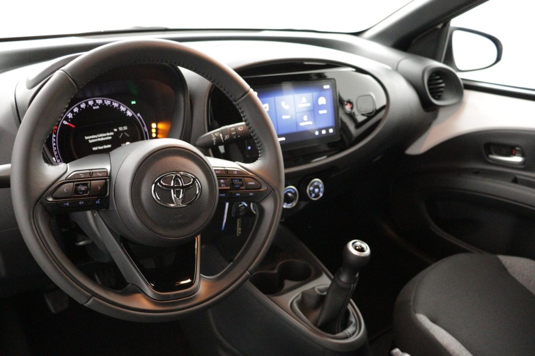 Toyota Aygo X - 1.0 VVT-i MT Play 19