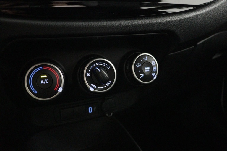 Toyota Aygo X - 1.0 VVT-i MT Play 7