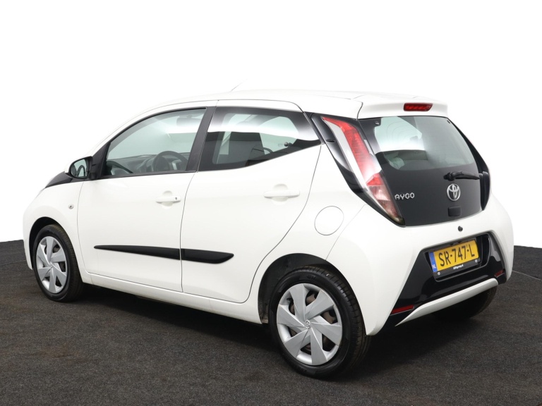 Toyota Aygo - 1.0 VVT-i x-nav 12