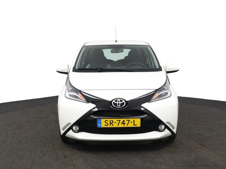 Toyota Aygo - 1.0 VVT-i x-nav 16