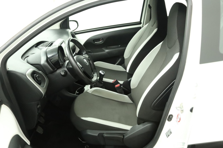 Toyota Aygo - 1.0 VVT-i x-nav 17