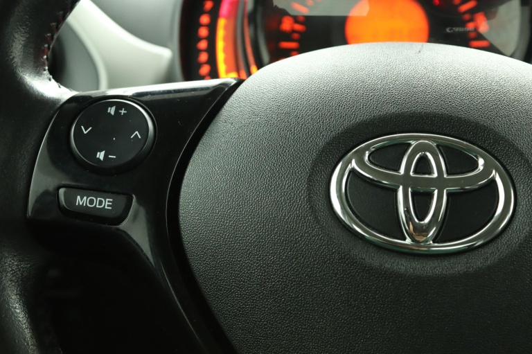 Toyota Aygo - 1.0 VVT-i x-nav 19