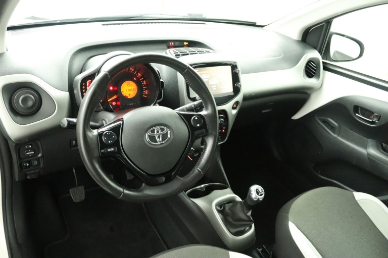 Toyota Aygo - 1.0 VVT-i x-nav 48