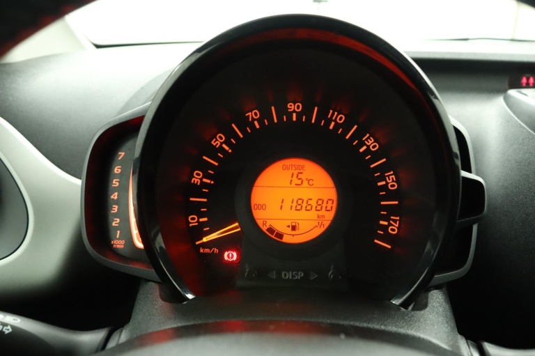 Toyota Aygo - 1.0 VVT-i x-nav 6