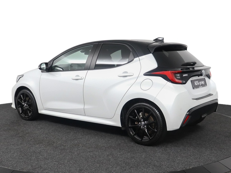 Toyota Yaris - 1.5 Hybrid Executive 12