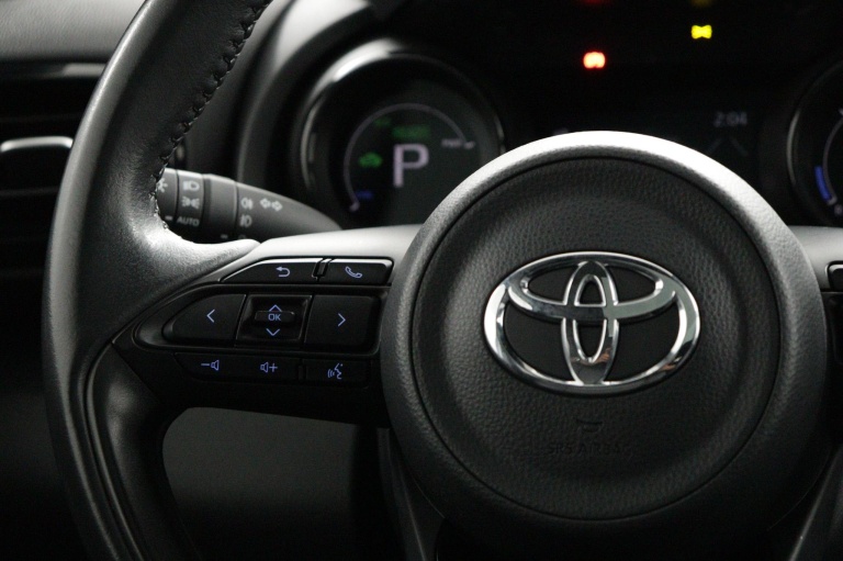 Toyota Yaris - 1.5 Hybrid Executive 19