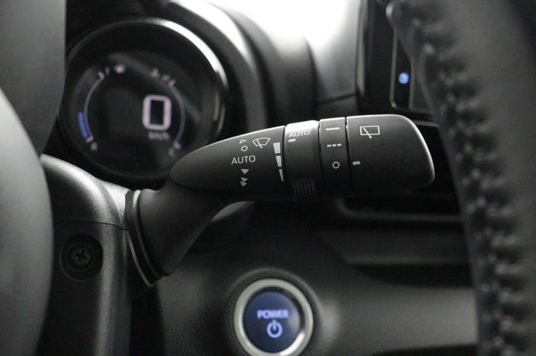 Toyota Yaris - 1.5 Hybrid Executive 30