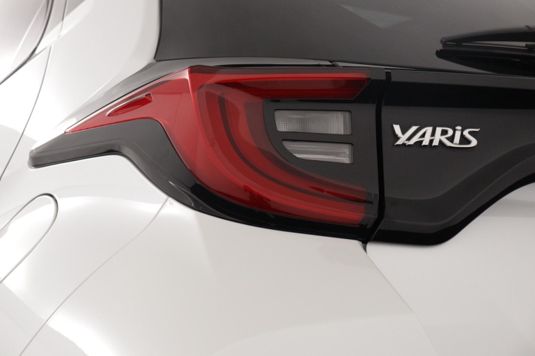 Toyota Yaris - 1.5 Hybrid Executive 37