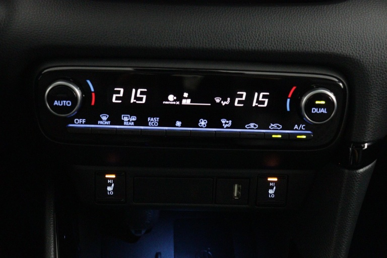 Toyota Yaris - 1.5 Hybrid Executive 7