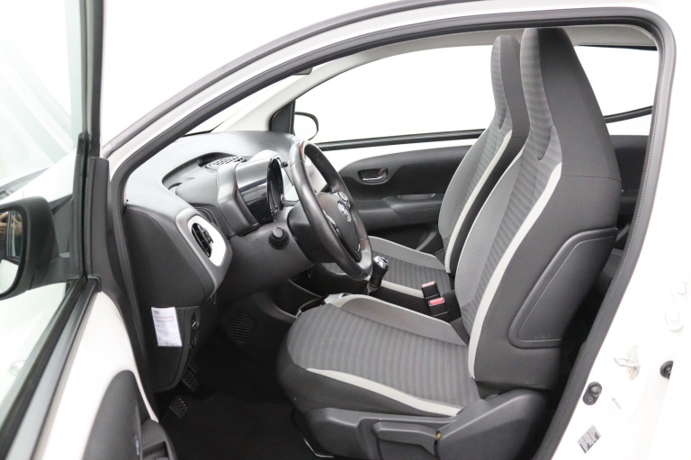 Toyota Aygo - 1.0 VVT-i x-play Cabrio 11