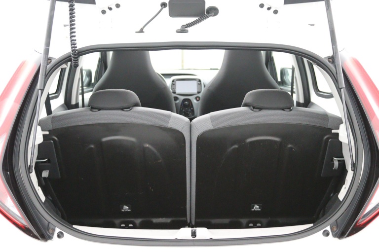 Toyota Aygo - 1.0 VVT-i x-play Cabrio 29