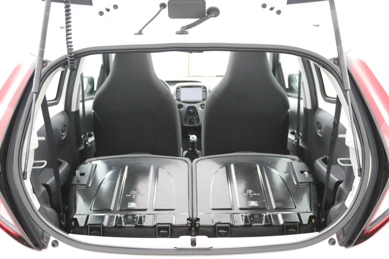 Toyota Aygo - 1.0 VVT-i x-play Cabrio 31