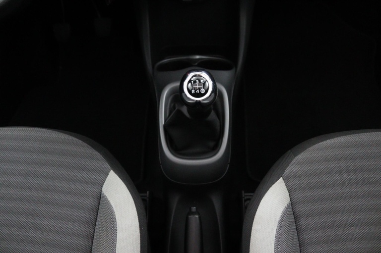 Toyota Aygo - 1.0 VVT-i x-play Cabrio 32