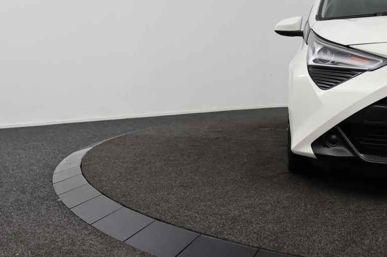 Toyota Aygo - 1.0 VVT-i x-play Cabrio 38