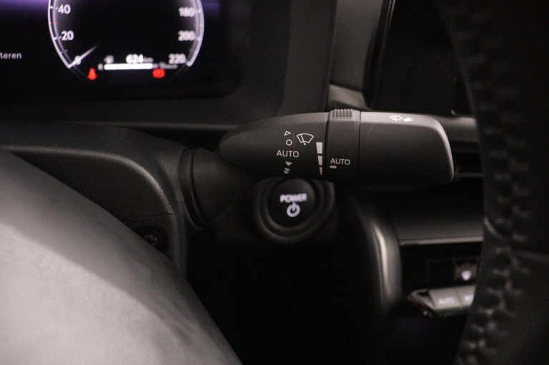 Toyota C-HR - 1.8 Hybrid 140 Dynamic 32
