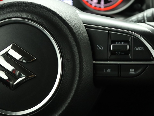 Suzuki Swift - 1.0 Stijl Smart Hybrid