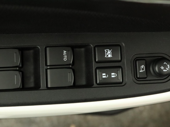 Suzuki Swift - 1.0 Stijl Smart Hybrid