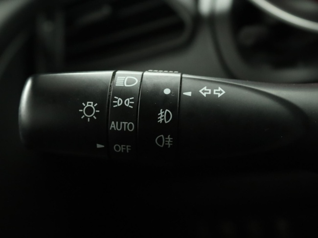 Suzuki Swift - 1.0 Stijl Smart Hybrid